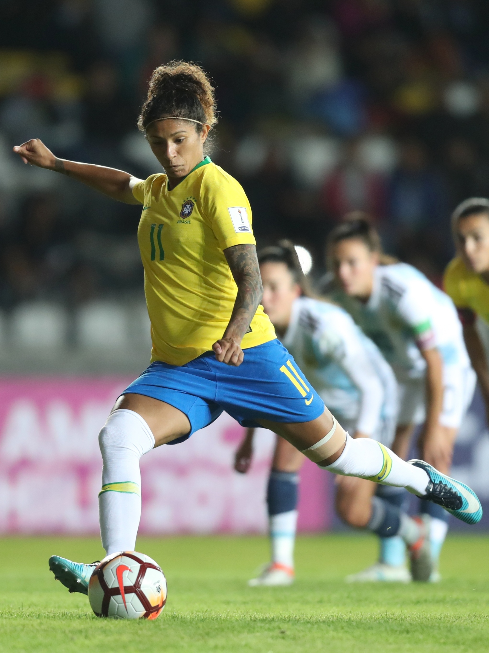 Cristiane em registro de sua trajetória no futebol
