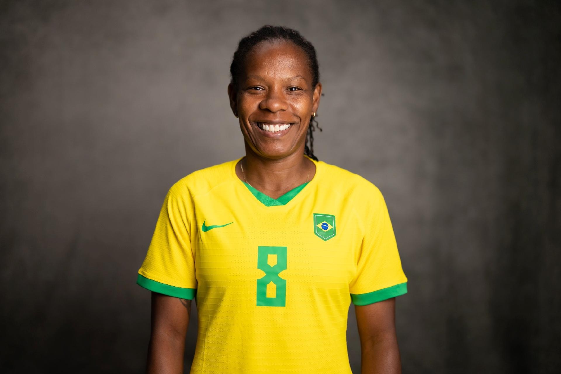 Formiga em registro de sua trajetória no futebol