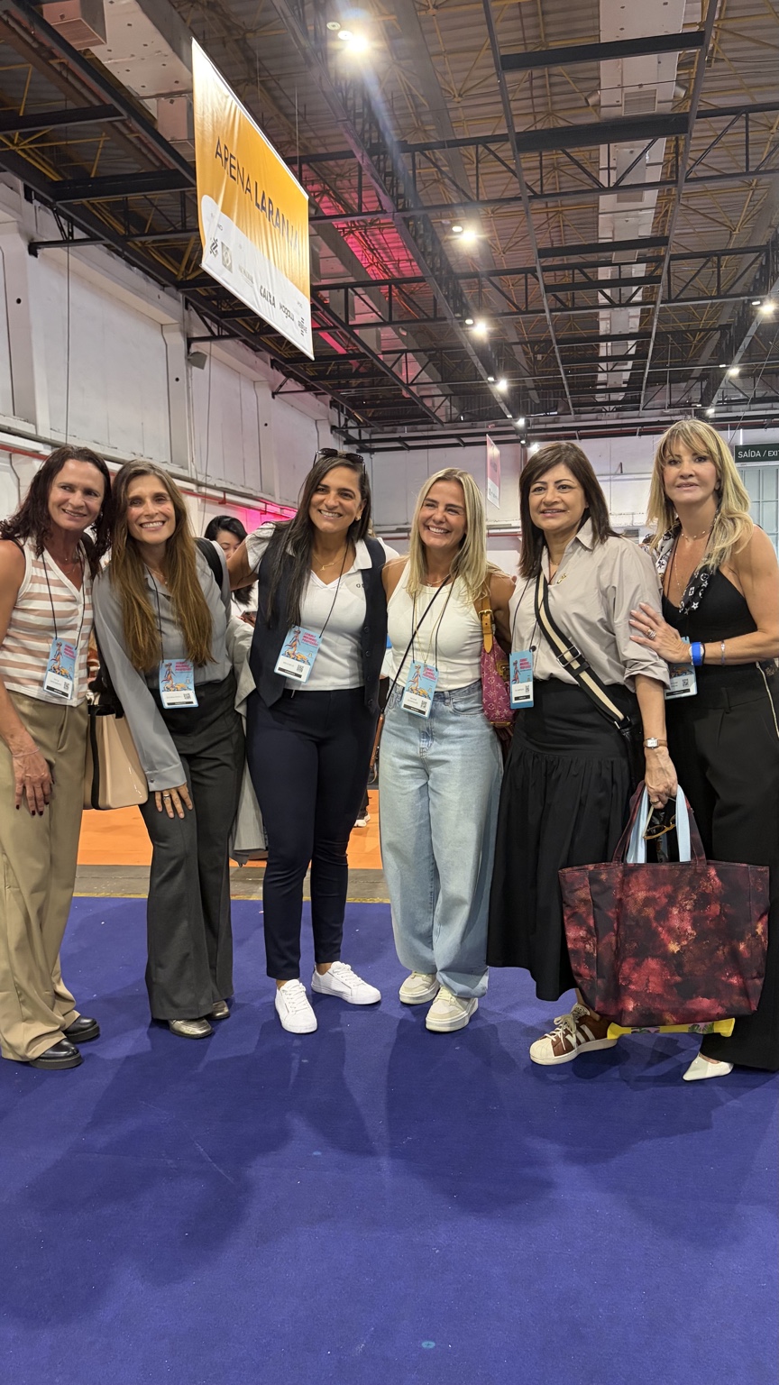Lideranças e participantes reunidas na Arena Laranja